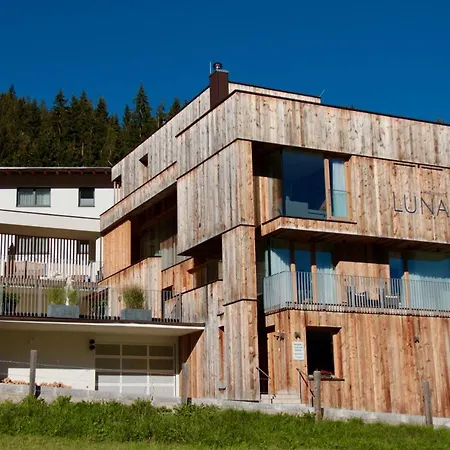 Luna * Flachau
